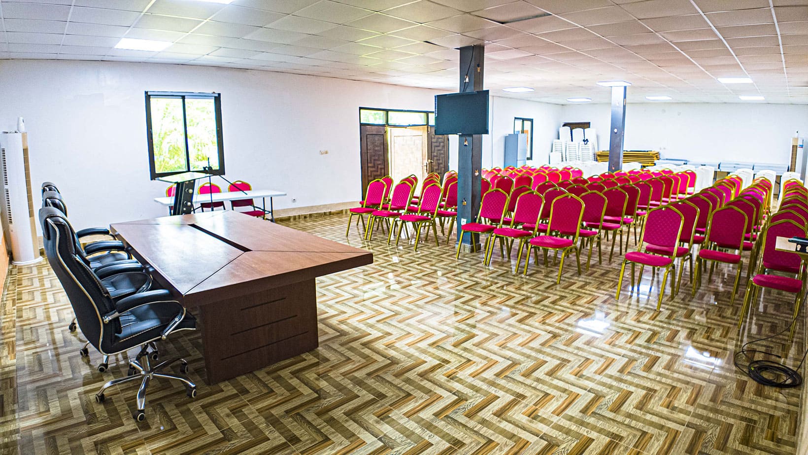 SALLE DE CONFÉRENCE INTERNATIONALE